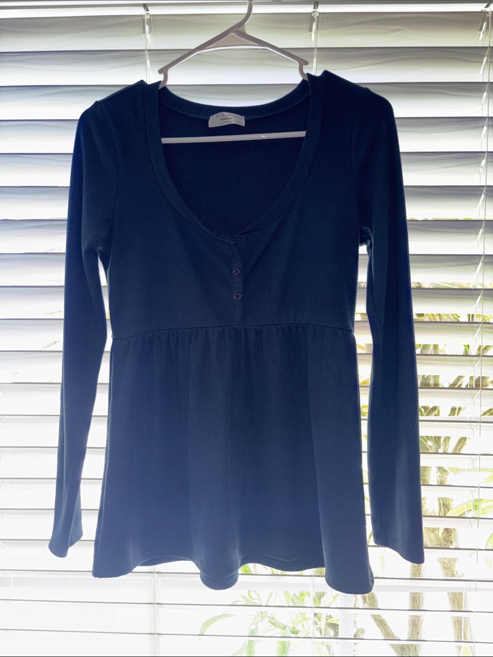 Long-Sleeve babydoll  Scoop Neck Peplum Top - Black